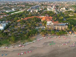 Hotel Bintang Lima, Depan Pantai Seminyak, Bali