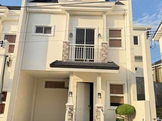4Bedroom House and Lot for Sale Townhouse Seaview & Mountain View In Minglanilla Cebu