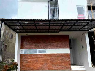 Rumah Bandung City View 2 Lantai SHM dekat UPI Setiabudi