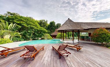 Freehold - Exquisite Oasis Luxurious 6-Bedroom Villa with Pool in Canggu