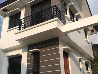 3bedroom house South Greenheigths Village, Muntinlupa City