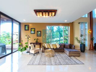 Elegant 5-Bedroom House and Lot with Swimming Pool in Maria Luisa Estate Park - A Timeless Masterpiece of Luxury!
