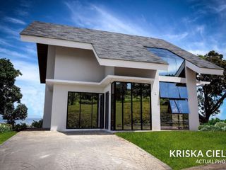 MODERN HOUSE RFO NEAR MALLS