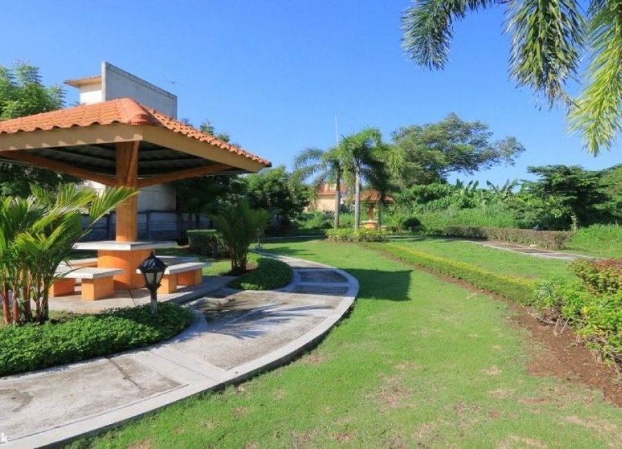 Tagaytay Ridge Drive, Punta, Calamba, Laguna image 2
