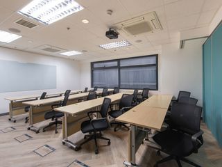 For Rent Co-working Seats in 15F,CYBERSCAPE GAMMA, Pasig City