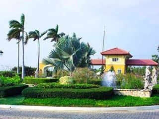 Lot for Sale in Portofino South