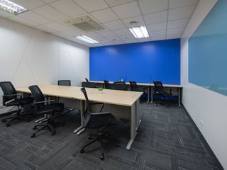 For Rent Co-working Seats in 19F,UPTOWN PLACE TOWER 2, Taguig City
