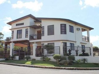 Tagaytay Heights