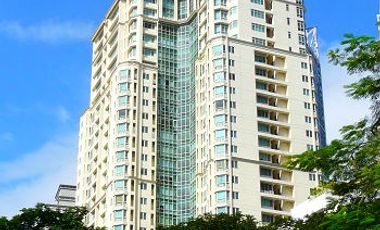Rare Garden Ground Floor Bi-level 3 bedroom Unit for Sale in The Regency at Salcedo