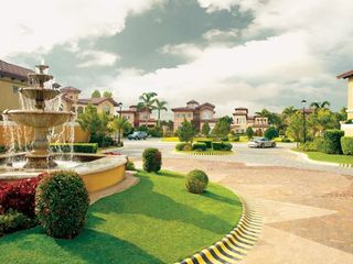 Lot for Sale in Portofino South