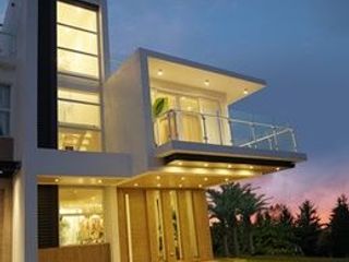 Aerin Model Townhouse in BGC
