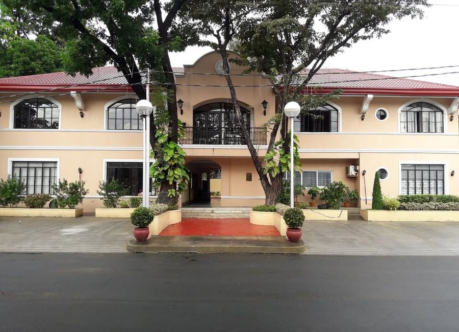 Magallanes Village