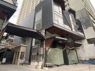 One Cedar Wood Place