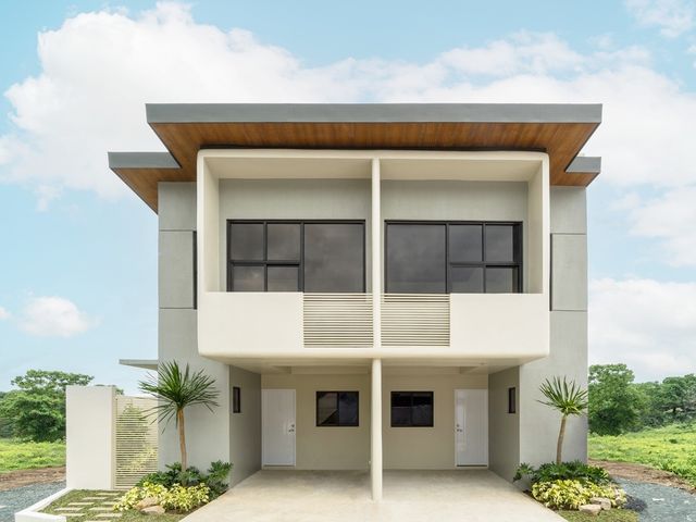 Easton Park: Townhouse, Unit C for Sale in Brgy Macamot, Binangonan Rizal