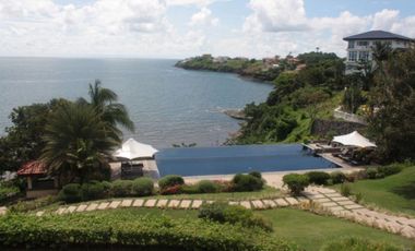 House and lot with very good sea view