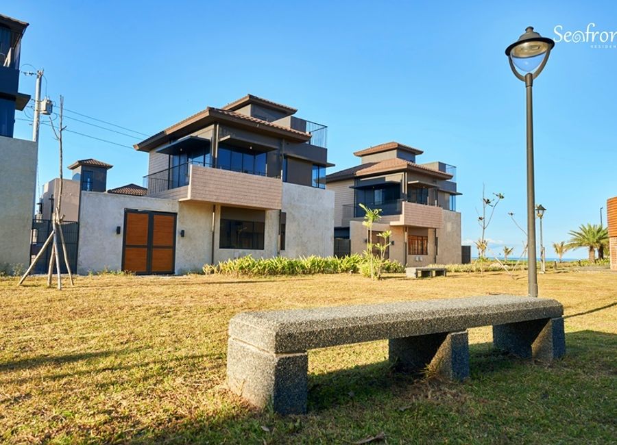 Seafront Residences - House and Lot