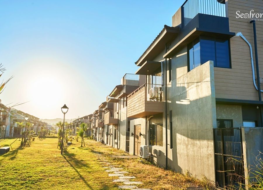 Seafront Residences - House and Lot