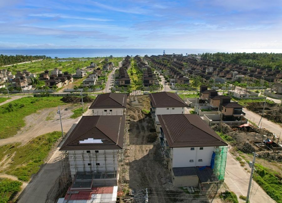 Seafront Residences - House and Lot