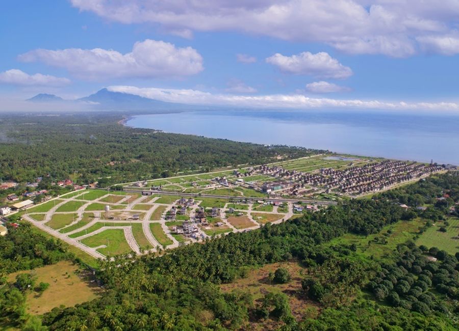 Seafront Residences - House and Lot